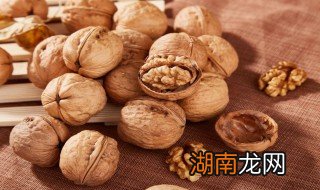 怎样做琥珀桃仁儿 做琥珀桃仁儿的方法