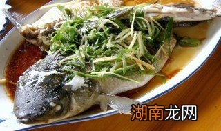 怎样蒸鱼好吃又简单 蒸鱼好吃又简单的方法