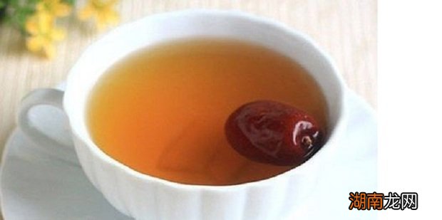 红枣泡水的做法及功效