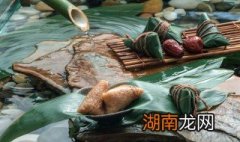 泡糯米制作粽子几个小时