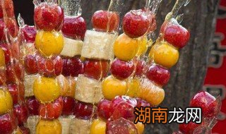 糖葫芦外面的膜是什么 糖葫芦外面一层薄薄的纸是什么