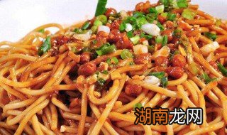 热干面的来历故事50字 热干面的来历