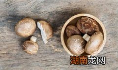 香菇炒肉怎么做好吃又简单 香菇炒肉怎么做好吃又简单的做法