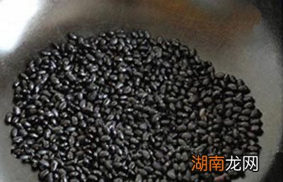 黑豆泡醋治白发做法