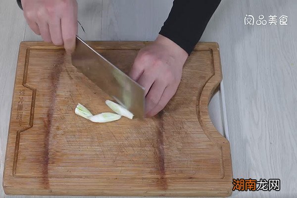 韭菜花炒肉丝做法韭菜花炒肉丝怎么做