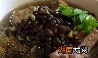黑豆莲藕猪骨汤的功效 黑豆莲藕猪骨汤
