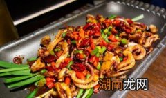 衸嫌阍趺醋龊贸杂帜邸鱿鱼怎么做好吃又嫩视?