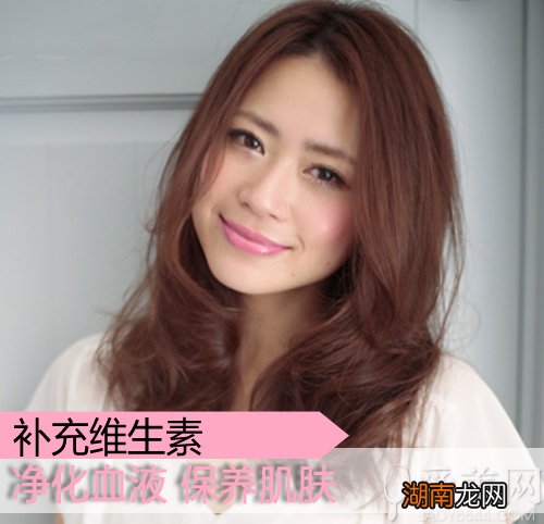 晒黑的皮肤怎么变白?7招击退＂包公脸＂