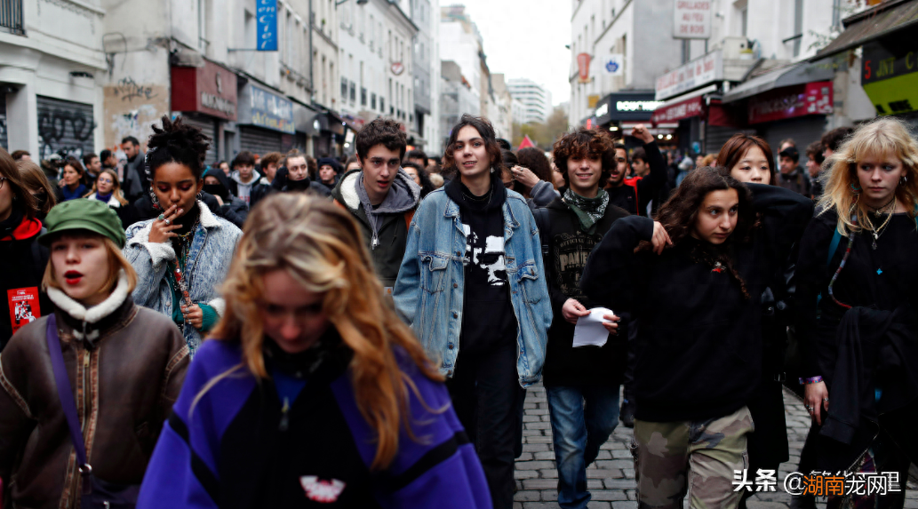 法国普通人一个月工资多少钱 法国人口多少人2023