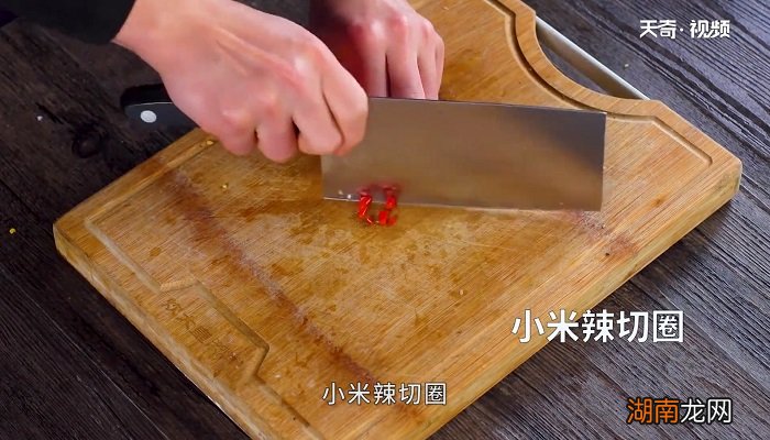 酸豇豆炒鸭胗怎么做 酸豇豆炒鸭胗咋做