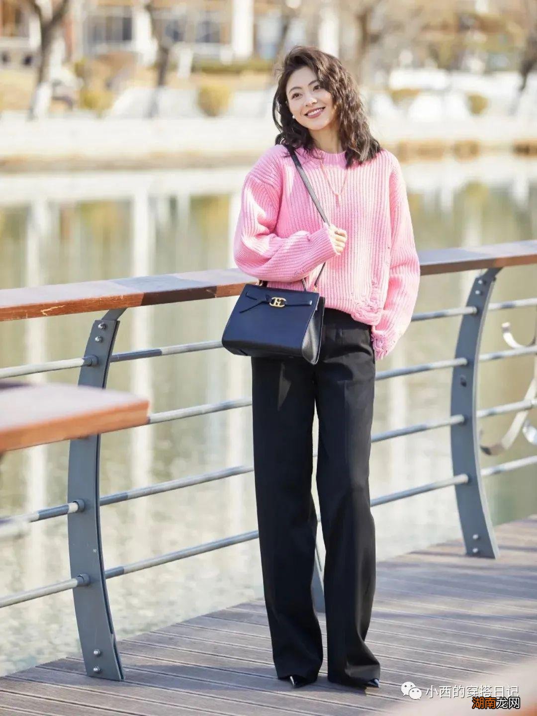 毛衣+阔腿裤，今年秋天最流行的搭配