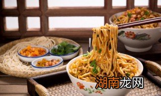 西红柿麻酱凉面怎么做 西红柿麻酱凉面怎么做好吃