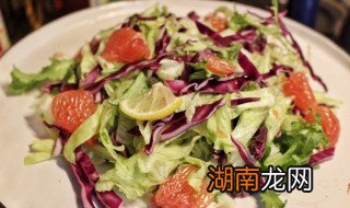 香肠蔬菜沙拉的做法 生菜烤肠沙拉的做法