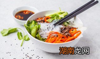 家常米线的汤料怎么调才好吃 家常米线的汤料怎么调
