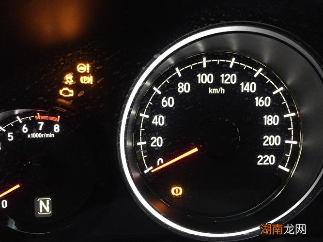 仪表盘显示drl是指日间行车灯 drl是什么意思车上的