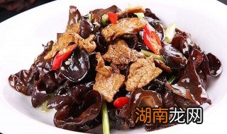 猪肉炒黑木耳怎么做 猪肉炒木耳的做法