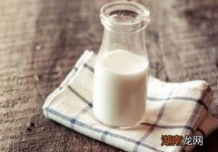 牛奶不能和什么一起吃 牛奶不能和什么水果一起吃