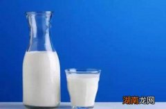 牛奶不能和什么水果一起吃 牛奶不能和什么一起吃