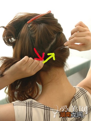 浪漫侧边扎发教程展现秋日浪漫感