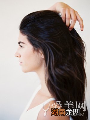 马尾怎么扎好看蓬松扎法气质修颜