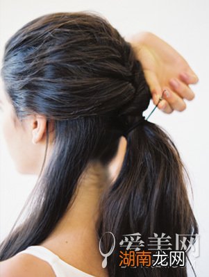 马尾怎么扎好看蓬松扎法气质修颜