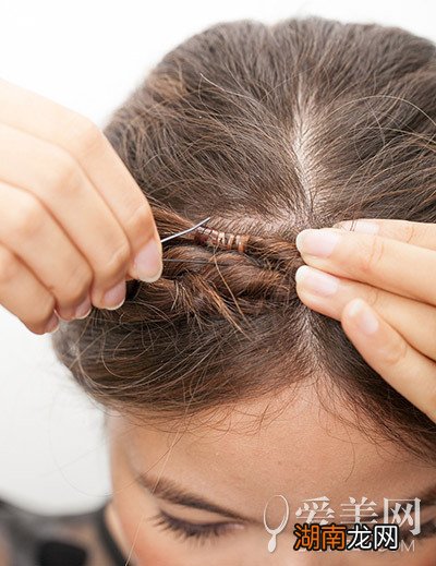 长发扎法教程速学打造利落清爽范