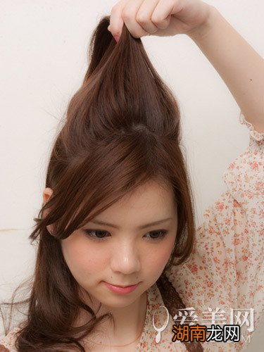 中长发怎么扎好看侧边马尾显慵懒