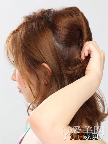 优雅公主头的扎法蜕变只需三分钟