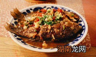 鲫鱼怎么吃 鲫鱼简单又好吃的做法介绍