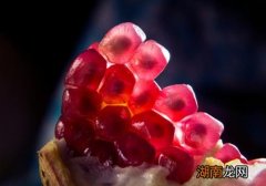 石榴籽泡酒的功效与作用 石榴籽泡酒的功效与作用及食用方法