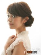 中长发怎么扎侧边花苞头简单清纯