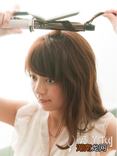 中长发怎么扎侧边花苞头简单清纯