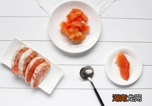 柚子晚上吃会发胖吗 红心柚子晚上吃会发胖吗