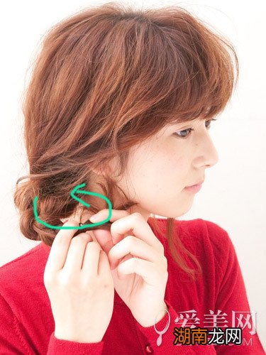 最新中短发教程打结发辫慵懒甜美