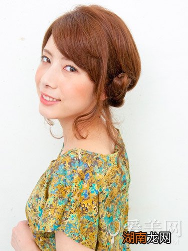 日系风编发+盘发六步打造清爽优雅