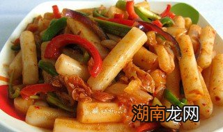 炒年糕怎样做简单又好吃 炒年糕怎样做简单又好吃又好吃