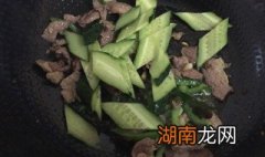 青椒黄瓜炒肉的做法窍门 青椒黄瓜炒肉的做法
