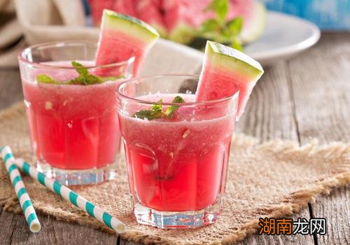 一岁宝宝可以吃西瓜吗 宝宝多大可以吃西瓜汁