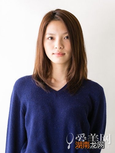 轻熟女最爱盘发发箍点缀优雅十足