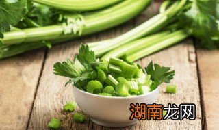 芹菜猪肉包子馅的做法 芹菜猪肉包子馅怎么做
