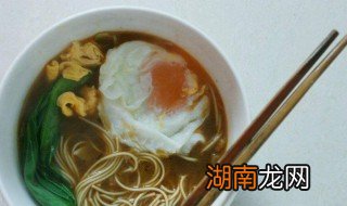 方便面卧鸡蛋的做法 原来可以这样做