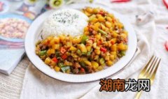 土豆肉丁盖浇饭 土豆肉末盖浇饭