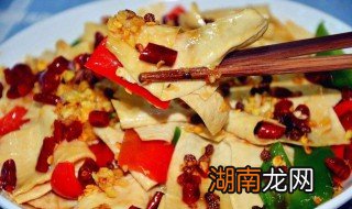 油淋豆腐皮做法图解 很美味的一道菜