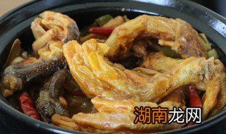 冬菇焖鸭掌的做法大全 草菇煲鸭掌的做法