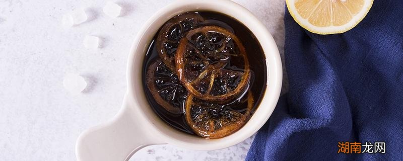 秋天来了喝柠檬膏泡水好吗 秋天可以喝柠檬片泡水吗