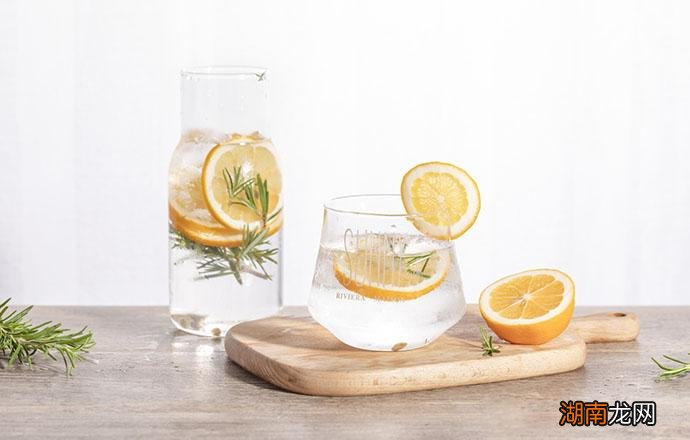 蜂蜜柠檬水可以空腹喝吗孕妇 蜂蜜柠檬水可以空腹喝吗