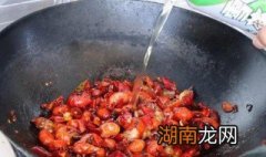 家常酱爆虾做法窍门 家常酱爆虾的做法