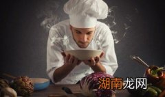 柳蒿芽炖鲤鱼的做法 柳蒿芽炖鲤鱼怎么做