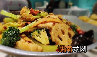 干锅时蔬怎么做 制作干锅时蔬的方法