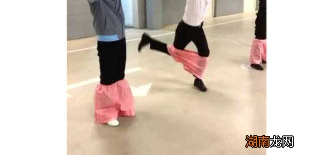 不用手穿裤子游戏教程